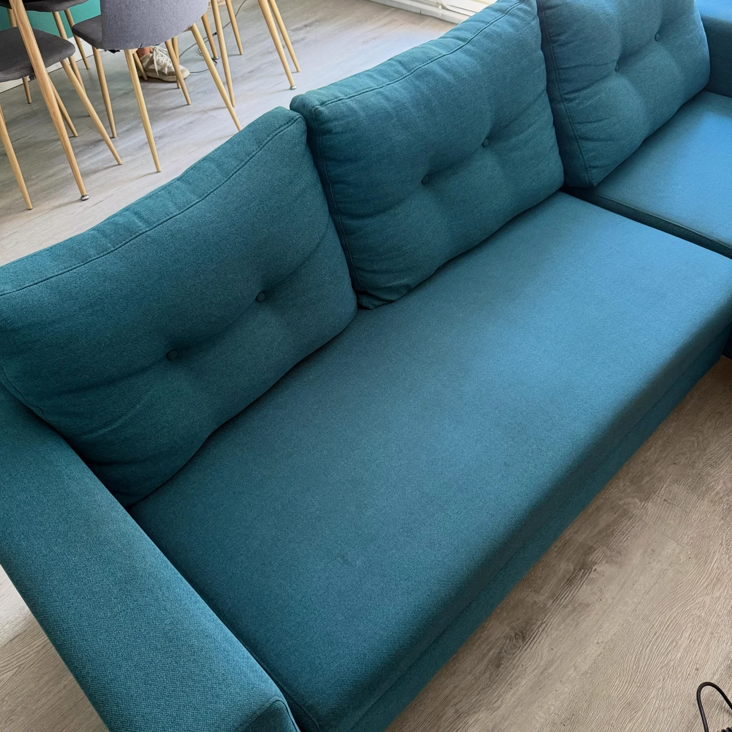 Canapé bleu · grande assise après nettoyage
