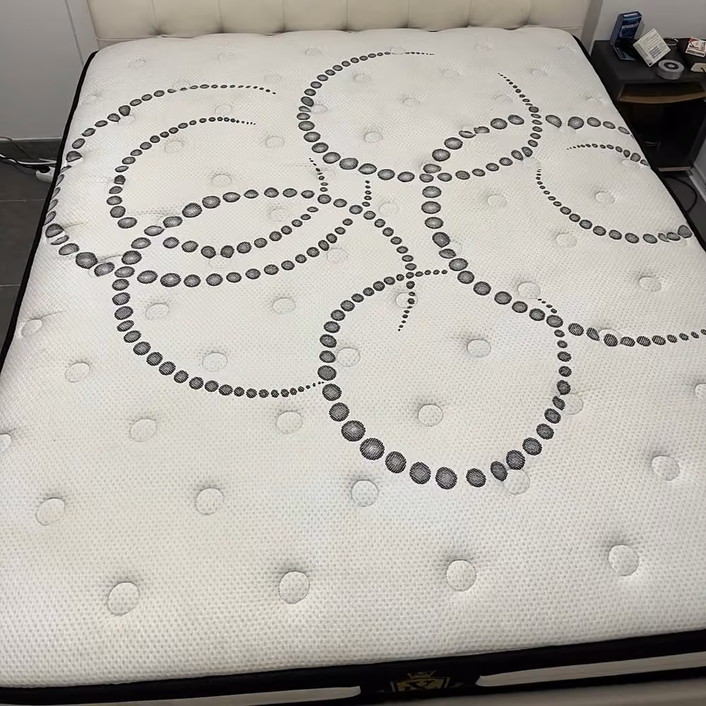 Matelas à motifs · traces localisées après nettoyage
