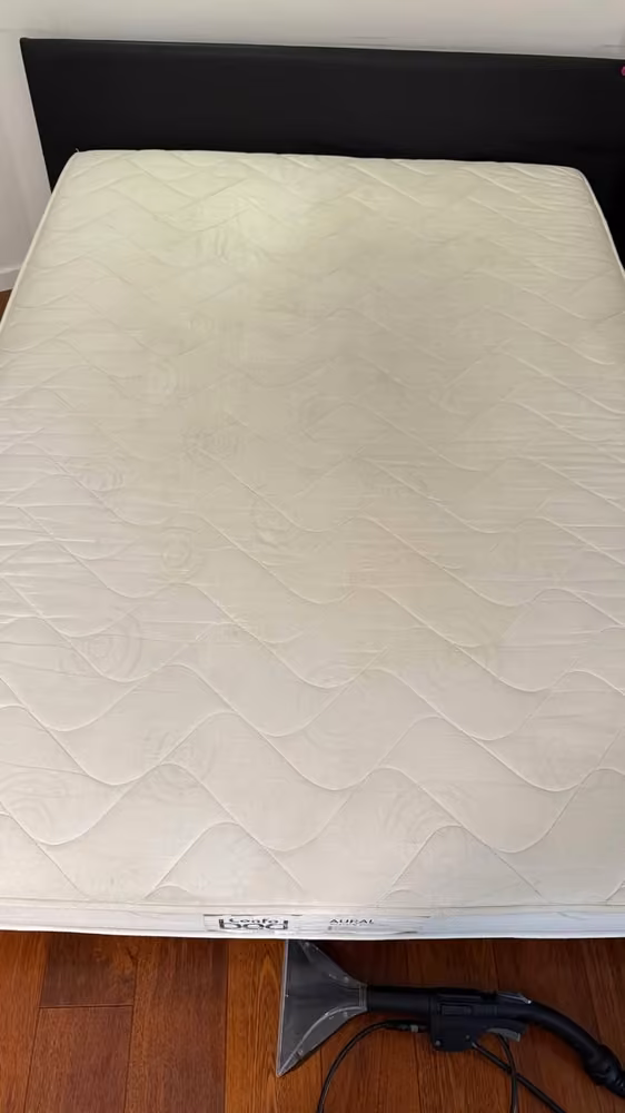 Matelas double · traces et auréoles après nettoyage