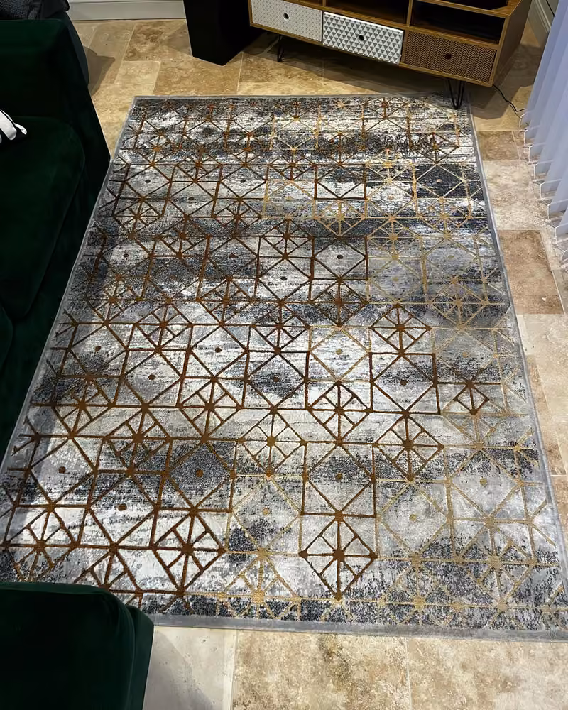 Tapis géométrique · vue d’ensemble après nettoyage