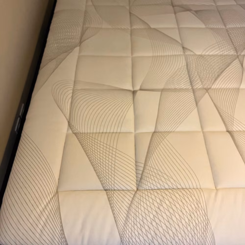 Matelas matelassé · surface rafraîchie après nettoyage